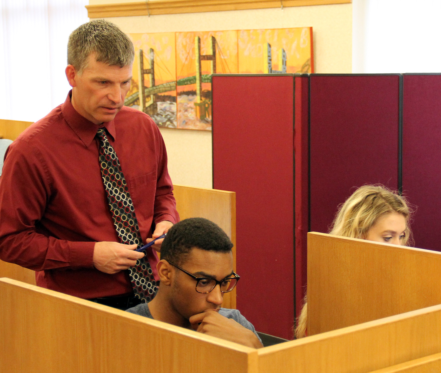 faculty-helping-students Faculty helping students