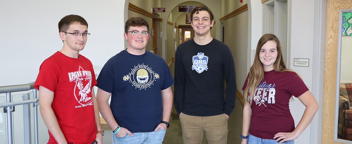 Smart Start high school students in JWCC hallway