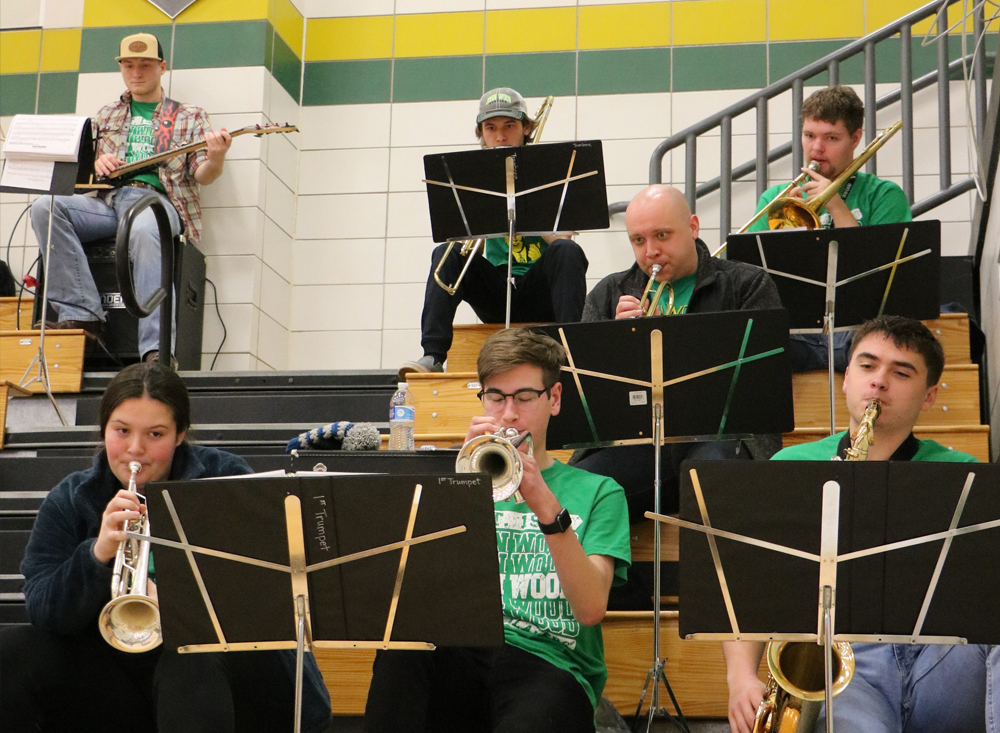 JWCC students participating in pep band