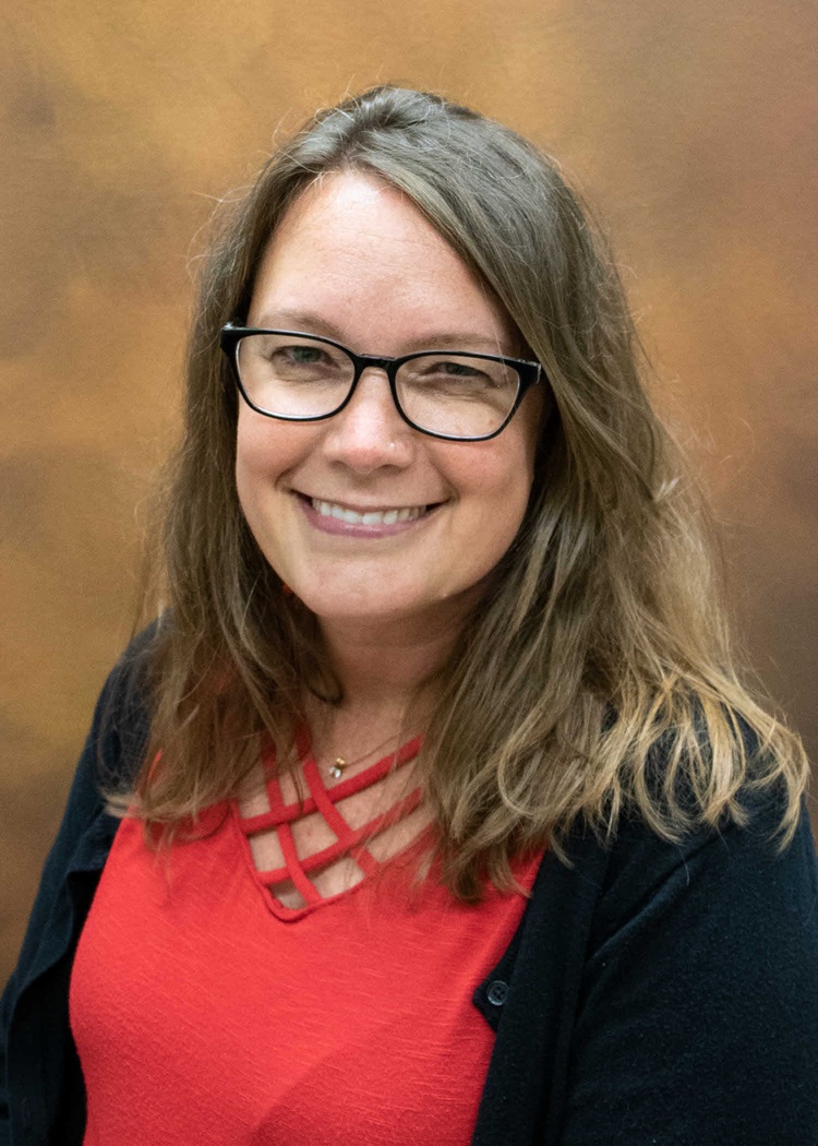 Headshot of April Darringer